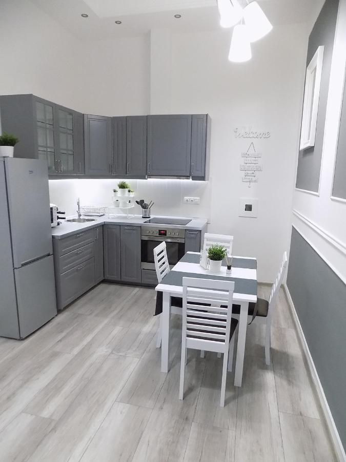 A10 Alkotmany B Apartment บูดาเปสต์ ภายนอก รูปภาพ