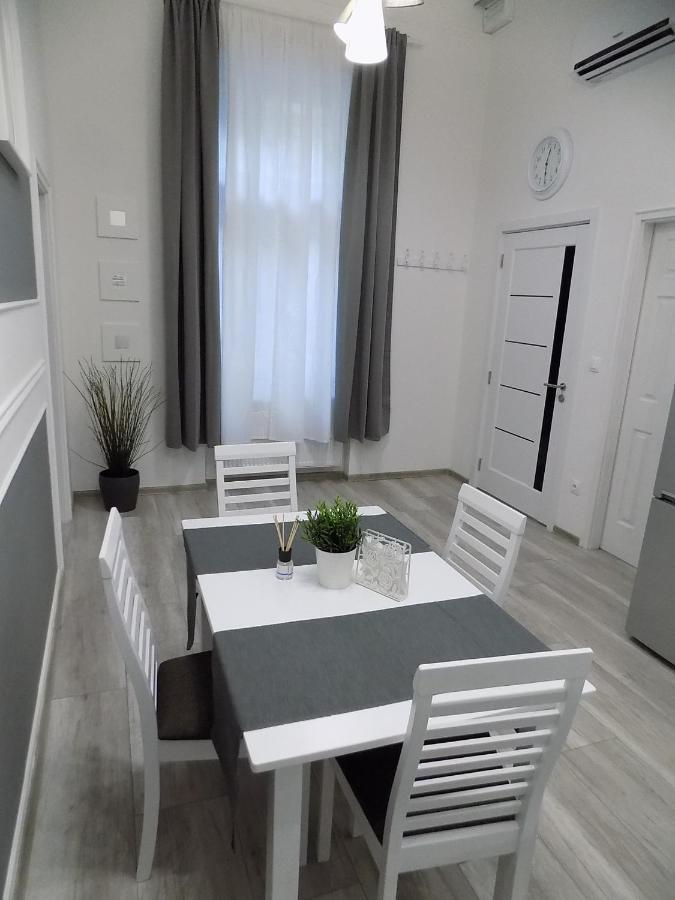 A10 Alkotmany B Apartment บูดาเปสต์ ภายนอก รูปภาพ